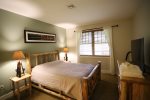 Master Bedroom with Queen bed in Riverside Vacation Condo 
